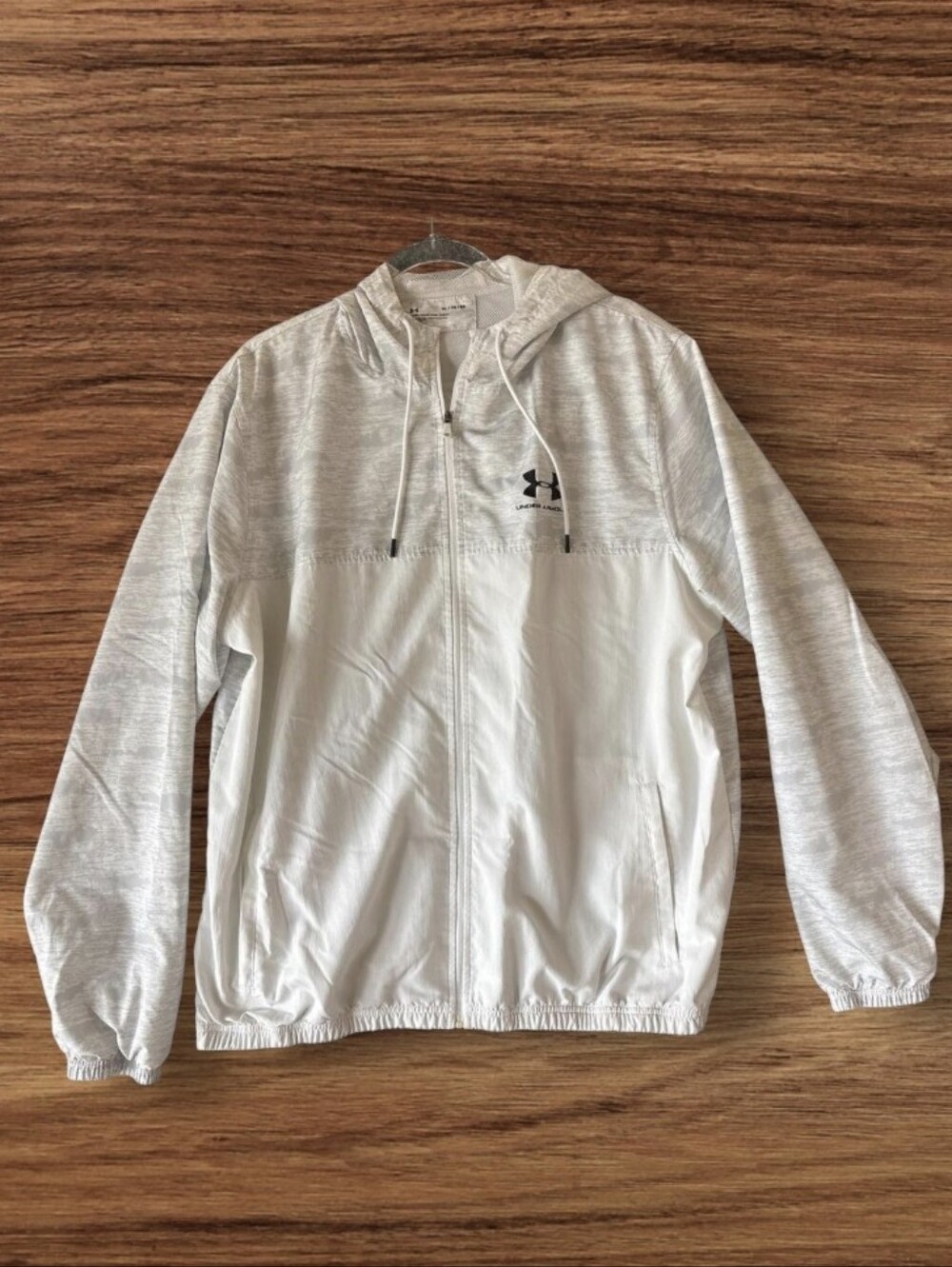 Under Armour Men's White & Light Gray Hooded Windbreaker Jacket